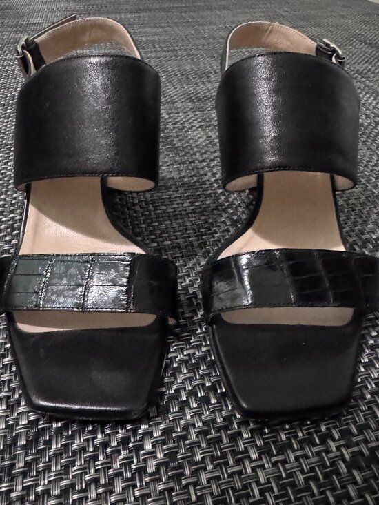 Lafayette 148 New York Shoes - Lafayette 148 Black Leather Multi-Strap Slingback Sandals, Size 9, Block Heel